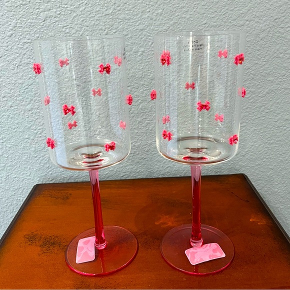 Viral Pink Bow Wine Glasses - Picture 1 of 1